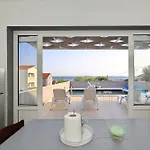 Maslenica Vakantiehuis *