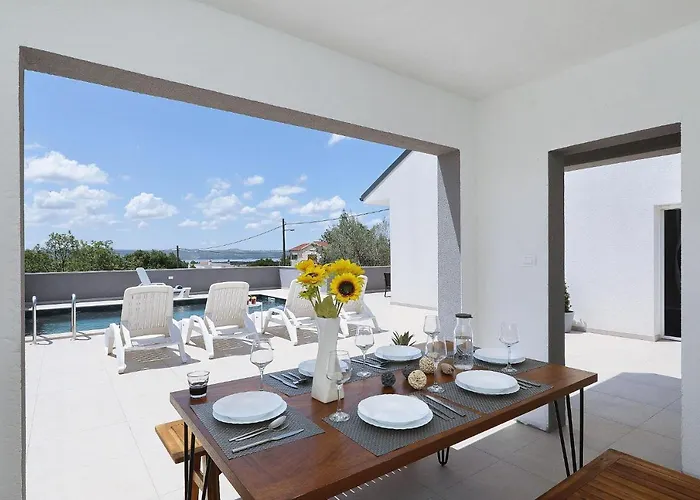 別荘 Maslenica マスレニツァ