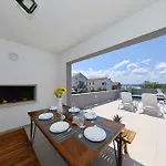 Maslenica Holiday home *