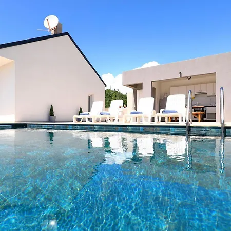 Maslenica Hébergement de vacances Maslenica