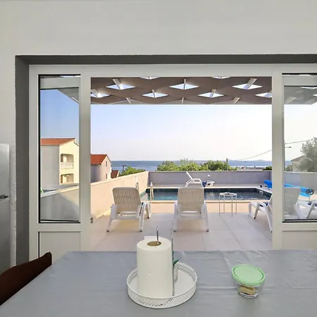 Maslenica Holiday home *