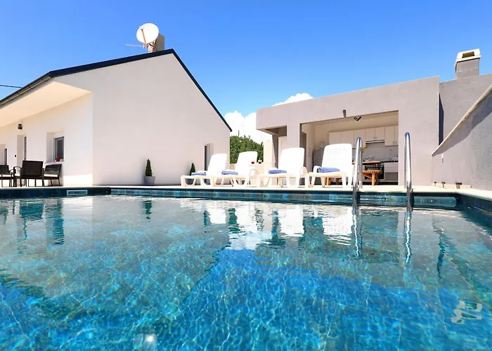 Maslenica Nyaraló Maslenica