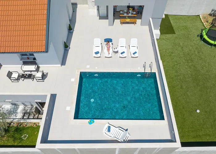 Maslenica Holiday home