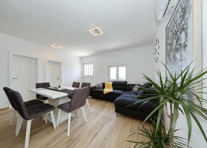 Maslenica Holiday home