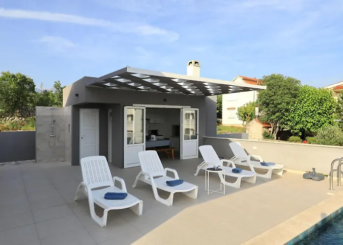 Maslenica Holiday home